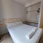 Beach Break Guesthouse - Self Check-In 3*