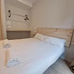 Beach Break Guesthouse - Self Check-In Pensjonat
